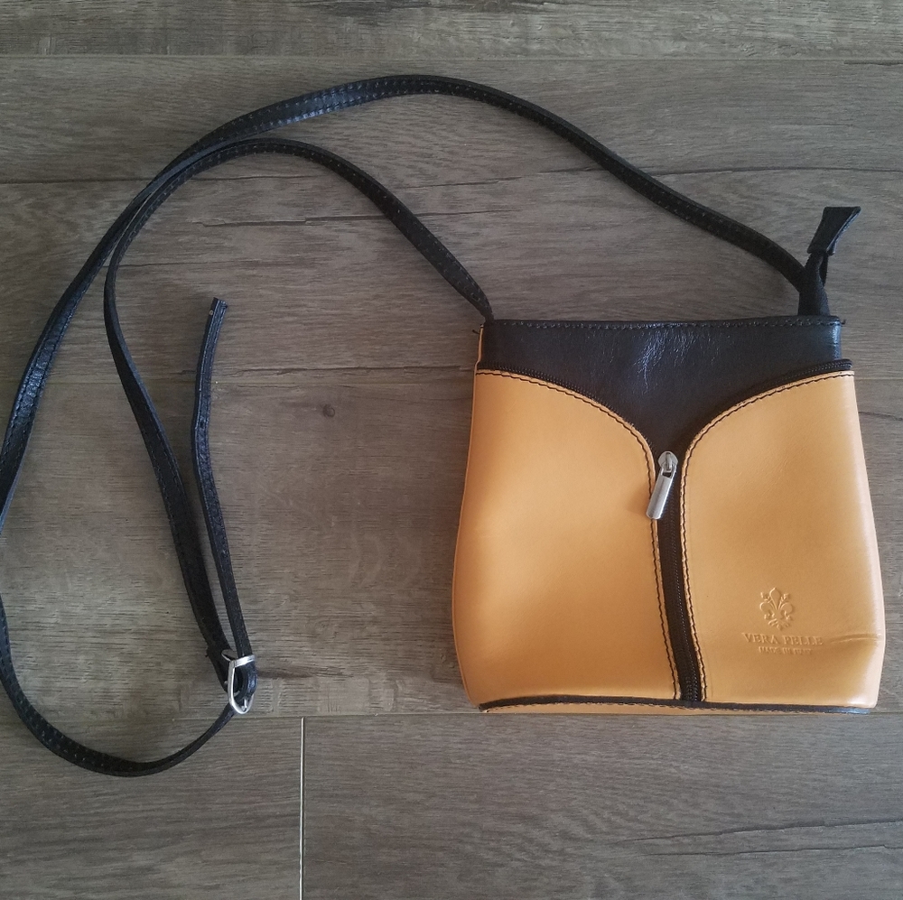 NWOT Vera Pelle Italian Leather purse